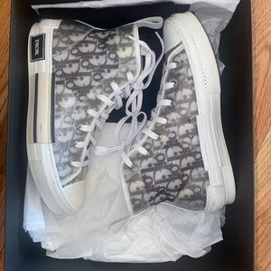Men’s Dior B23 High-Top Sneaker… White and Black Dior Oblique Canvas
